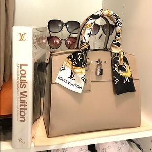 💯 LOUIS VUITTON Calfskin City Steamer MM Galet